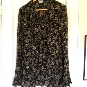 Vintage DKNY Black&Cream Floral top. Take a look!